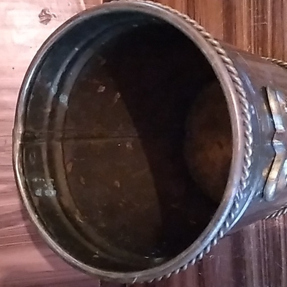 Vintage faux brass Victorian trash can - Picture 2 of 5